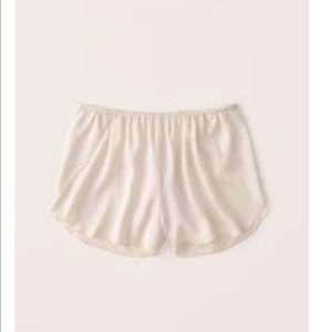 Abercrombie Women's
Satin Sleep Shorts - M - NWT